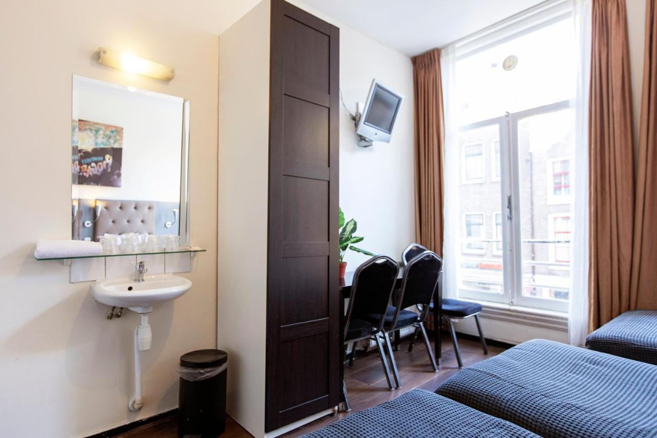 Quadruple Room with Shared Bathroom