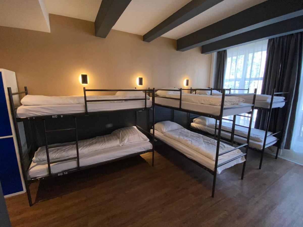 10-Bed Mixed Dormitory Room