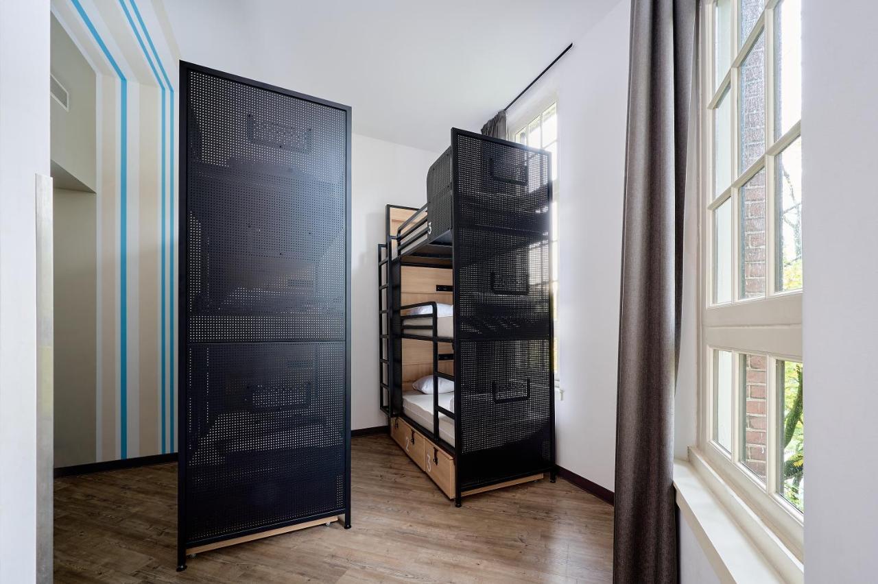 Bed 6-Bed Dormitory Room