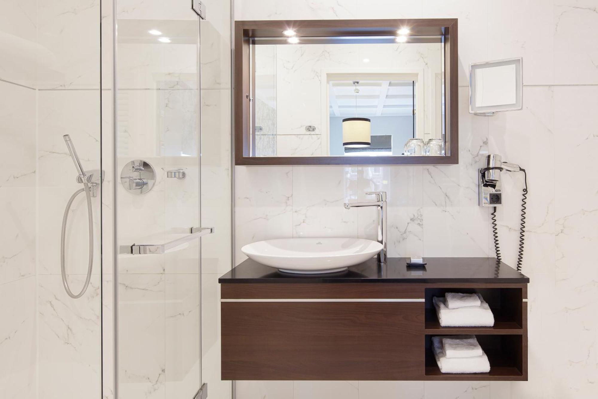 Deluxe Double Room with Canal View