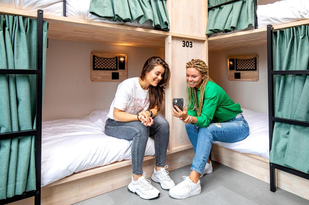 Bunk Bed 20 Beds Mixed Dormitory Room