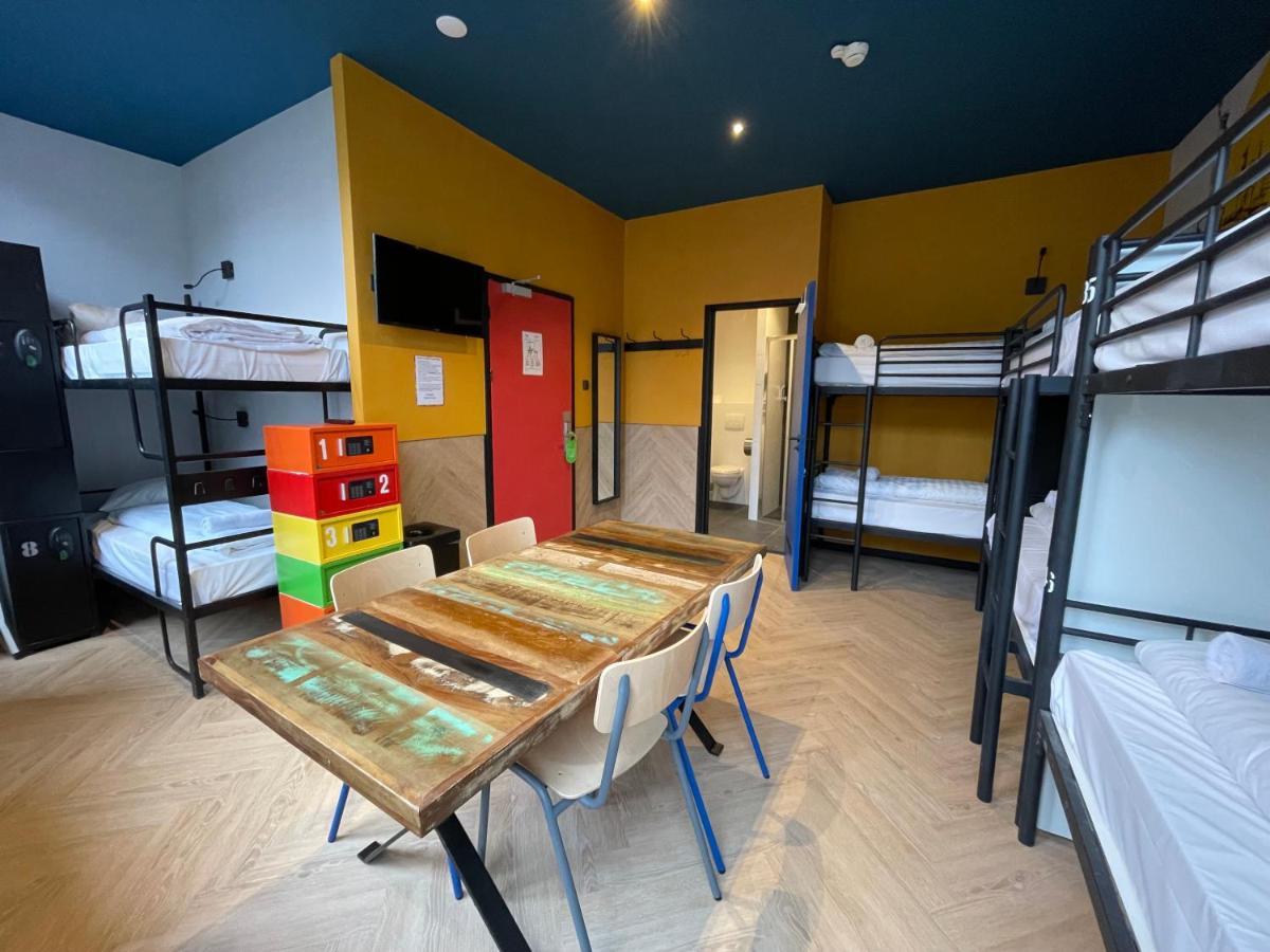 Bed 8-Bed Mixed Dormitory Room