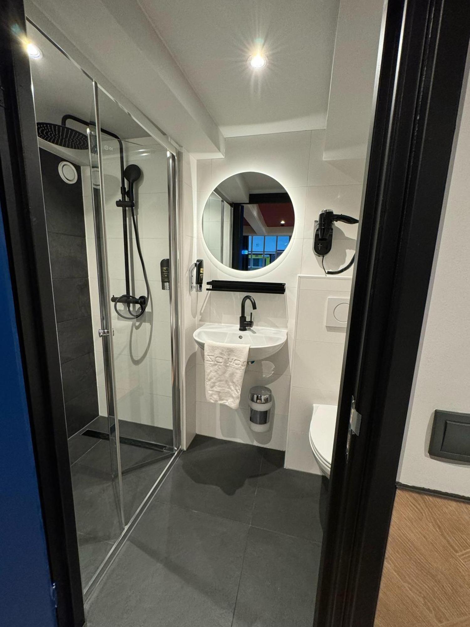 Twin Private Room
