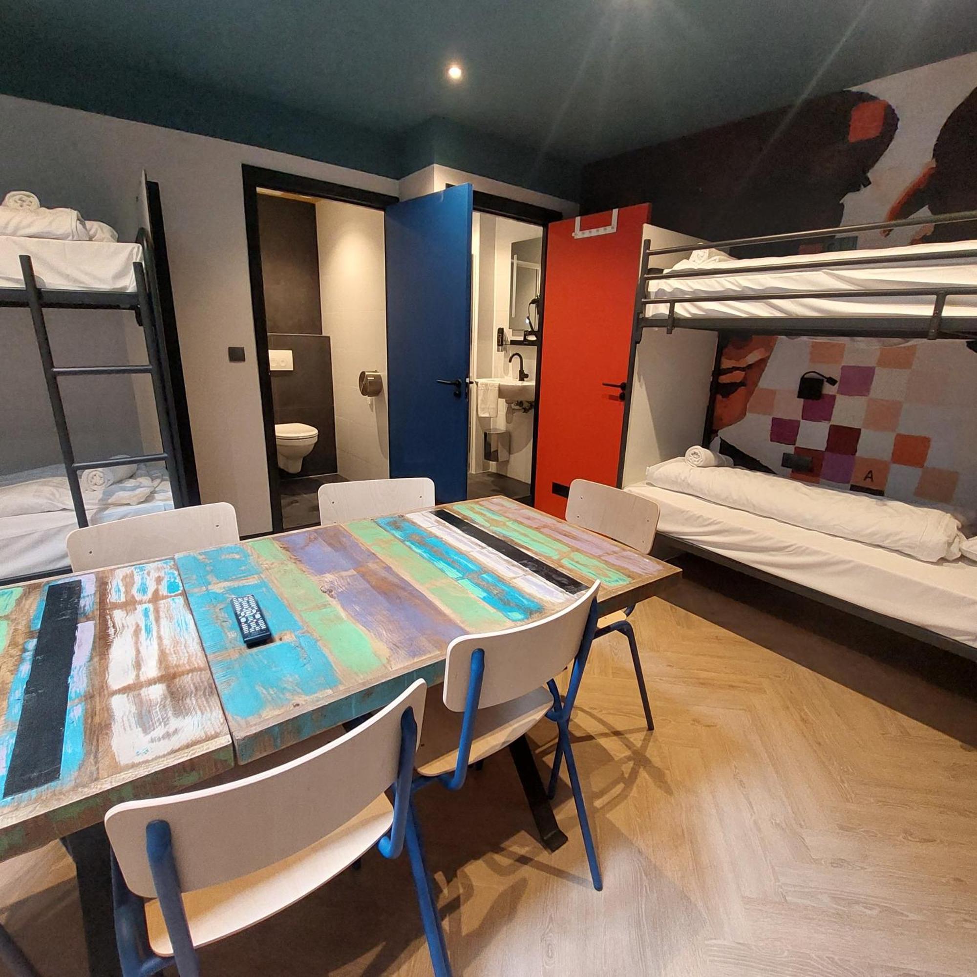 Bed 8-Bed Mixed Dormitory Room