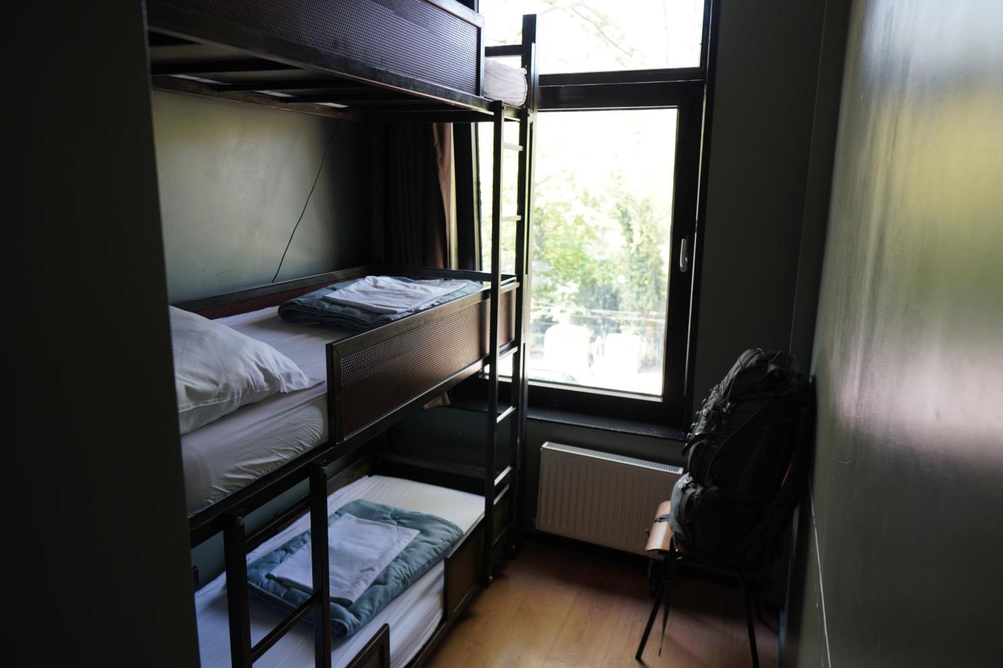 Single Bed 3-Bed Dormitory Room
