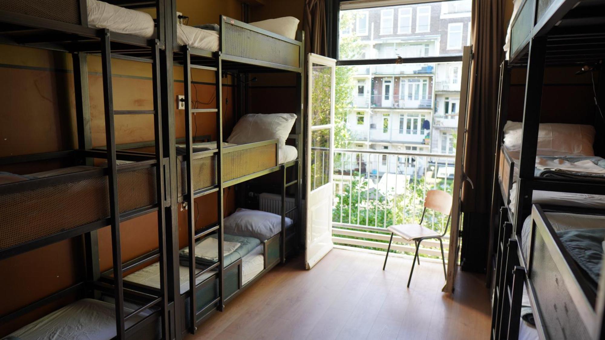 Bed 12-Bed Mixed Dormitory Room