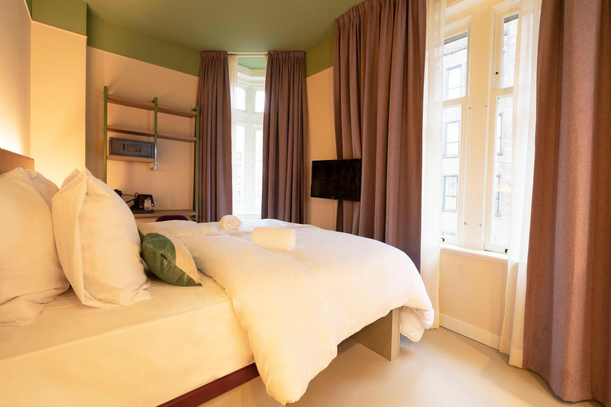 Superior Deluxe Double or Twin Room
