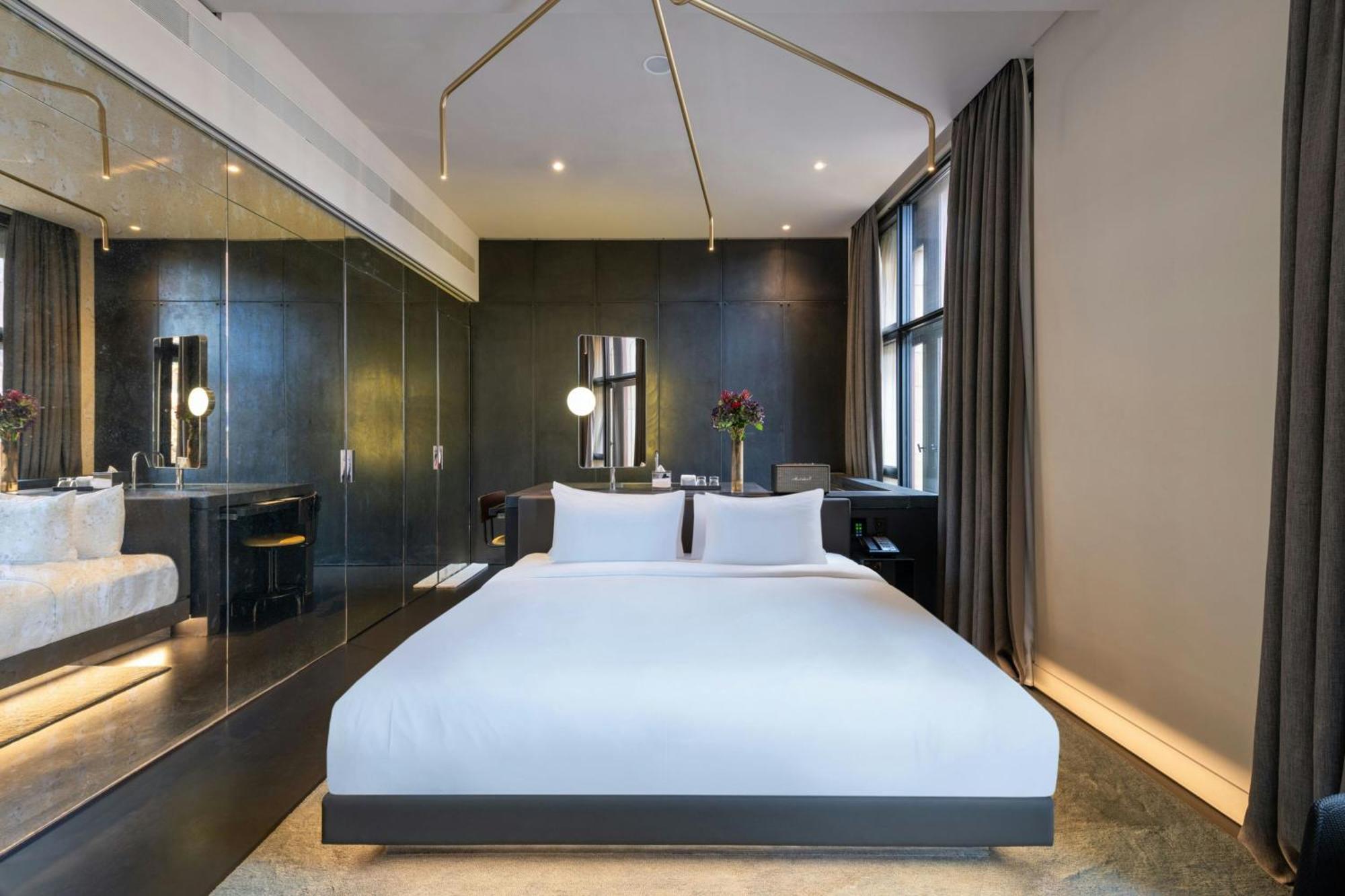Superior Suite Bank, Suite, 1 King