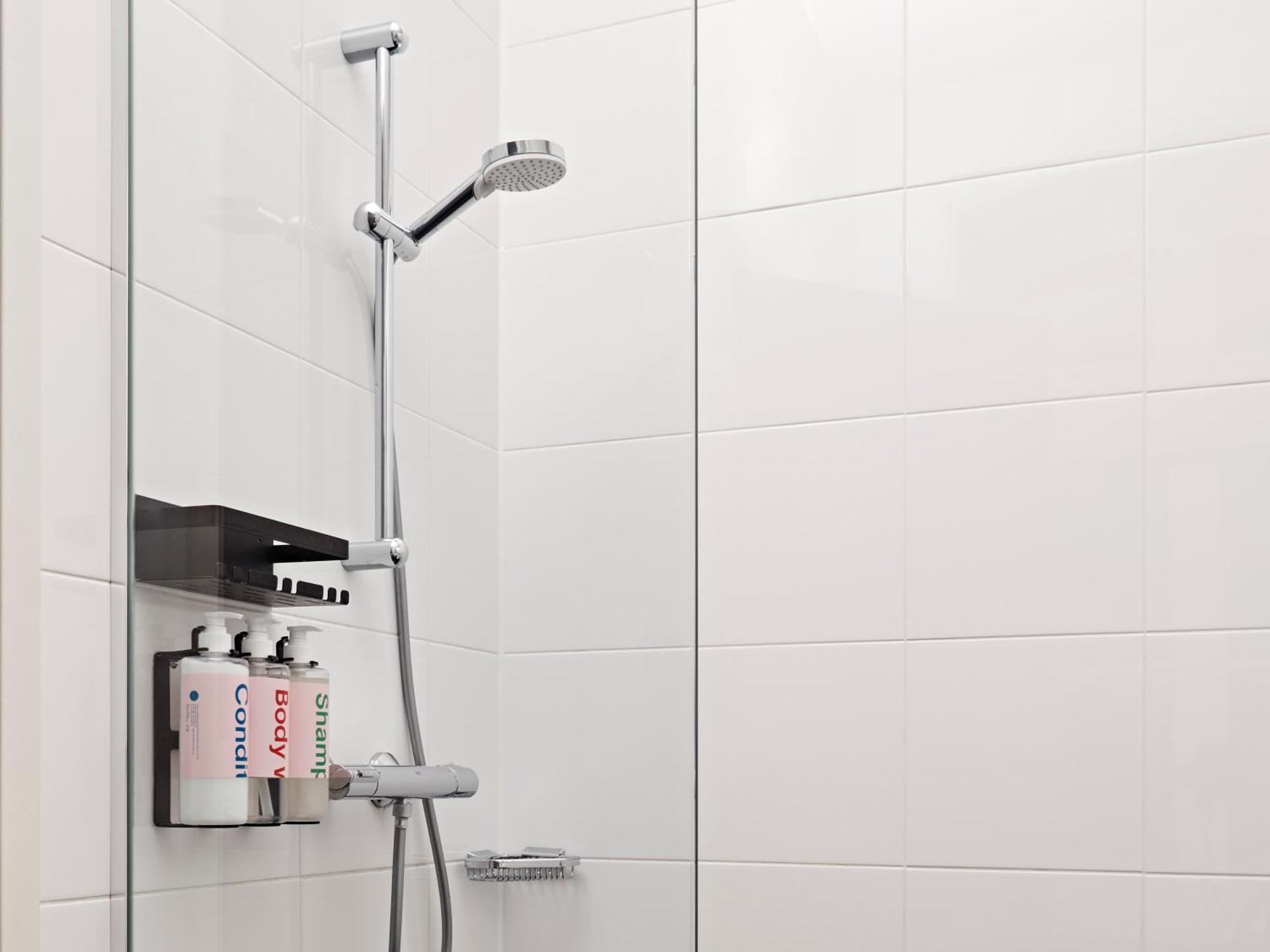 Medium Studio Kitchen