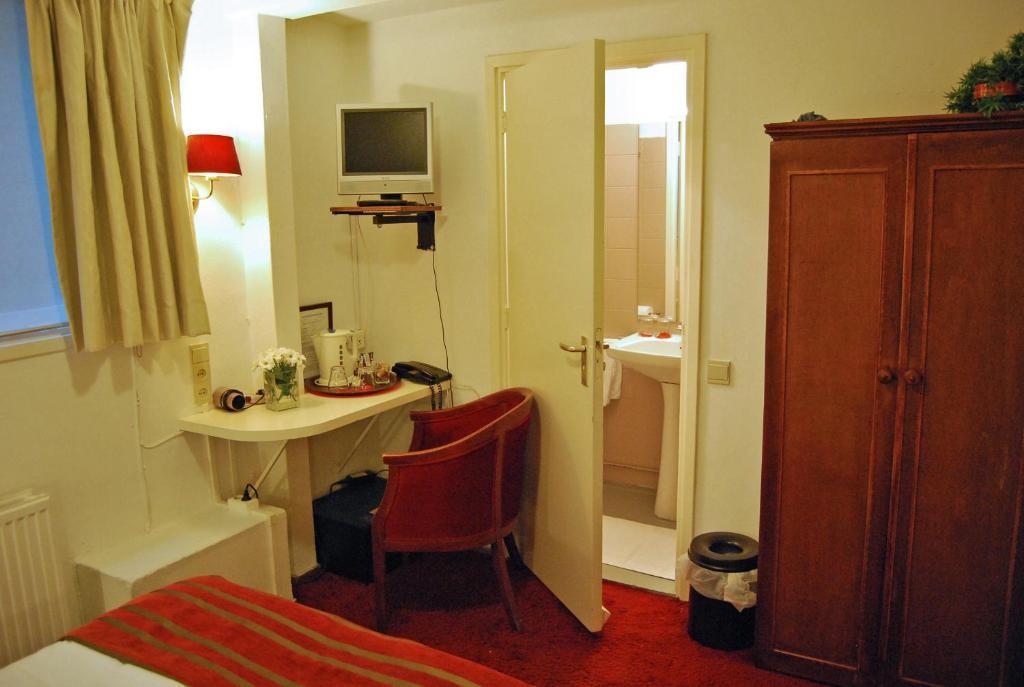 Standard Twin Room,750378362:JPEG