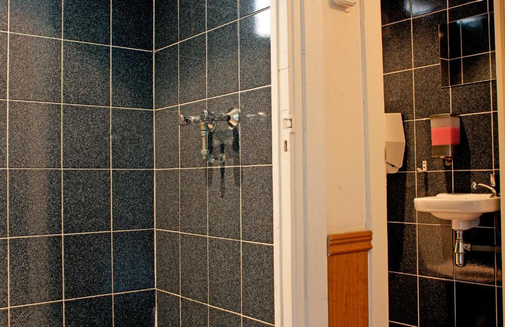 Eenpersoonskamer met Gedeelde Badkamer