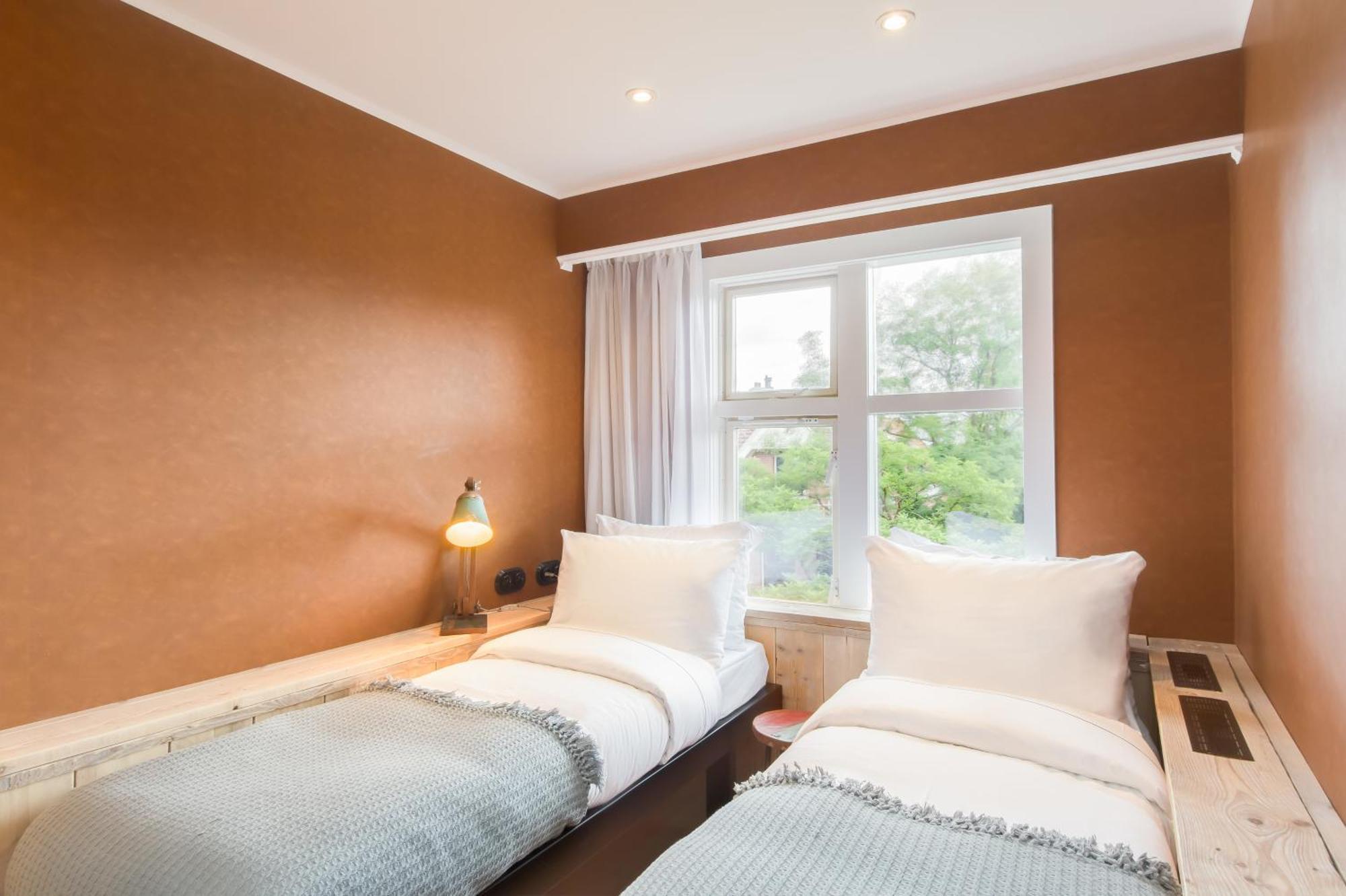 Kleines Zweibettzimmer