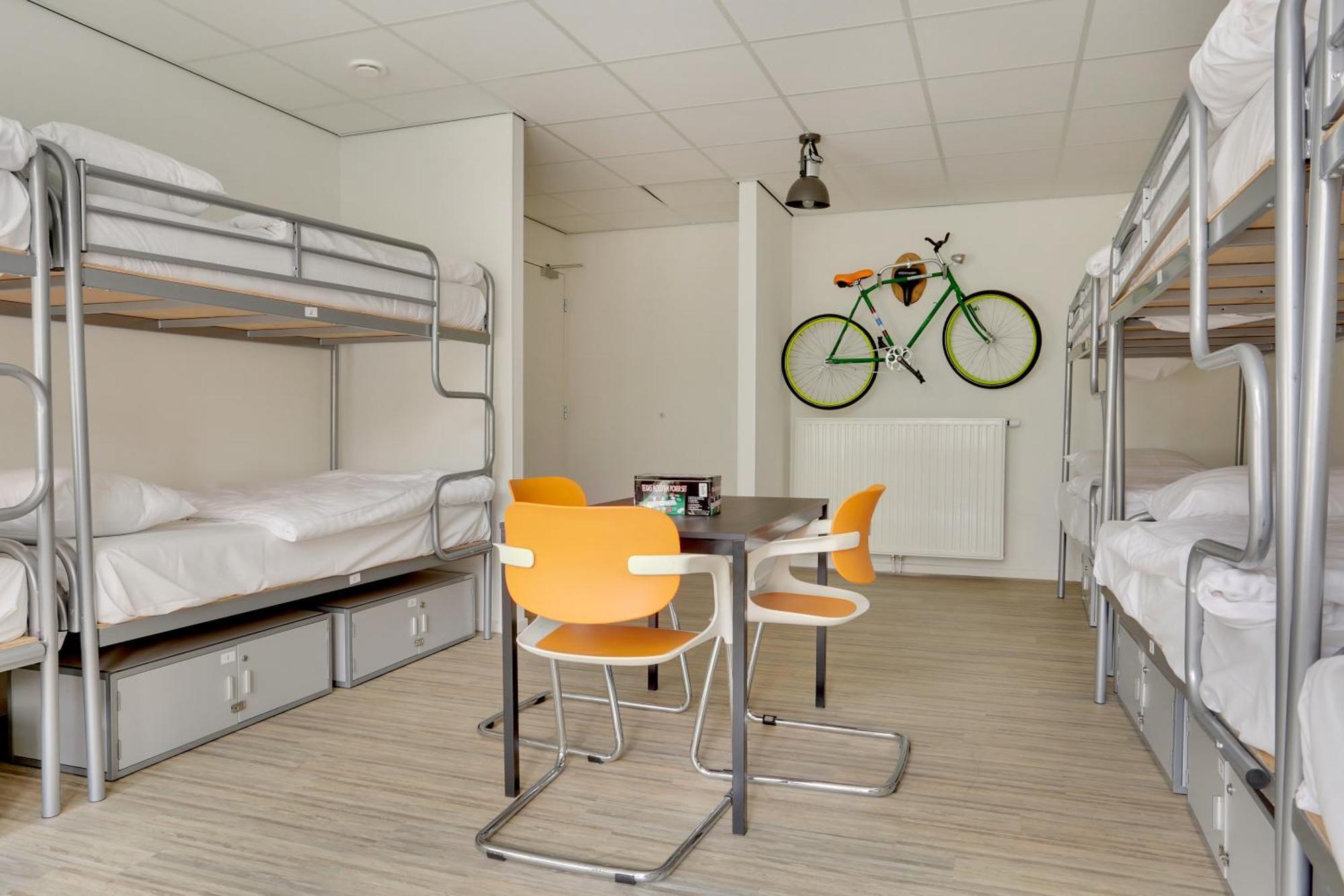 Posto Letto in Dormitorio Misto con 10 Letti