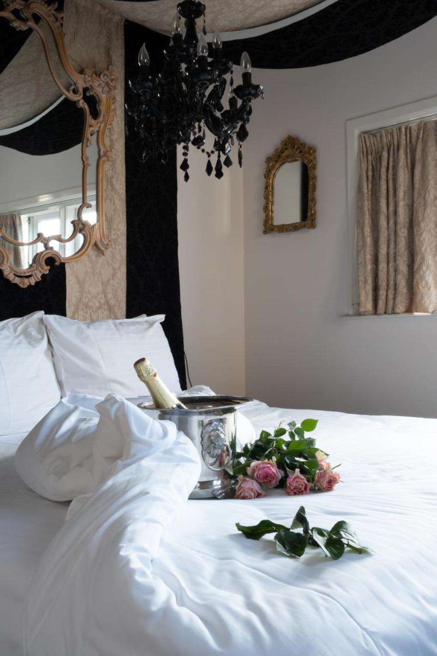 King Room with Courtyard View