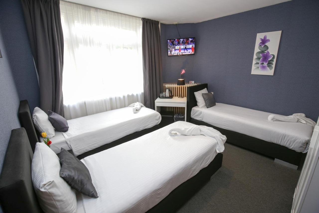 Triple Room with Private Bathroom