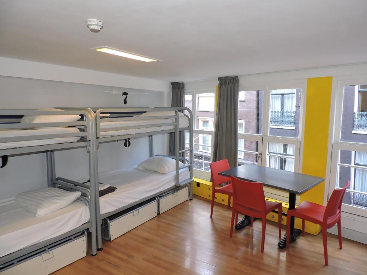 Bed in 10-Bed Mixed Dormitory Room