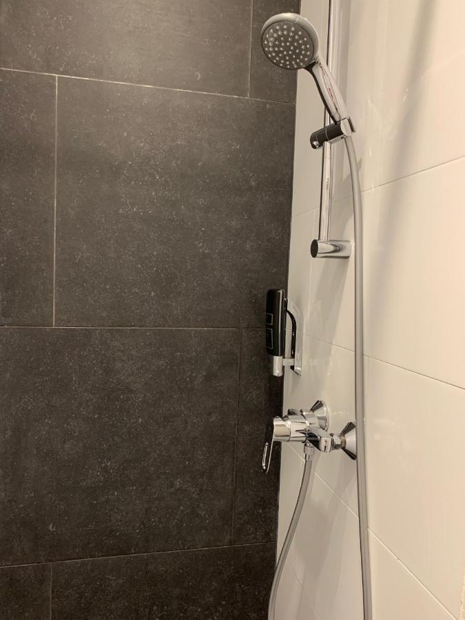 Driepersoonskamer met Eigen Badkamer