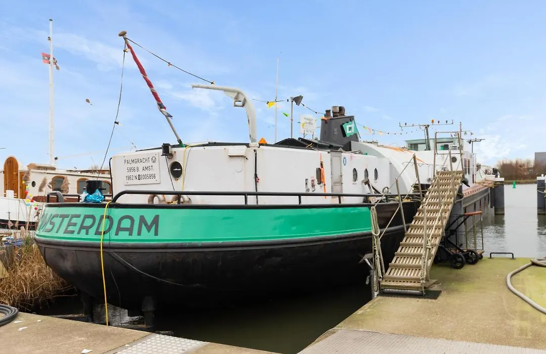 B&B Houseboat Amsterdam-1