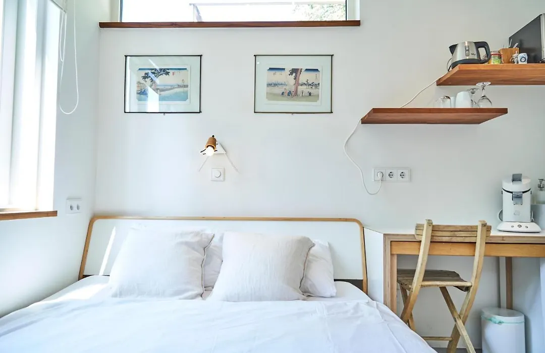 The Amsterdam Houseboat Family - De Pijp-1