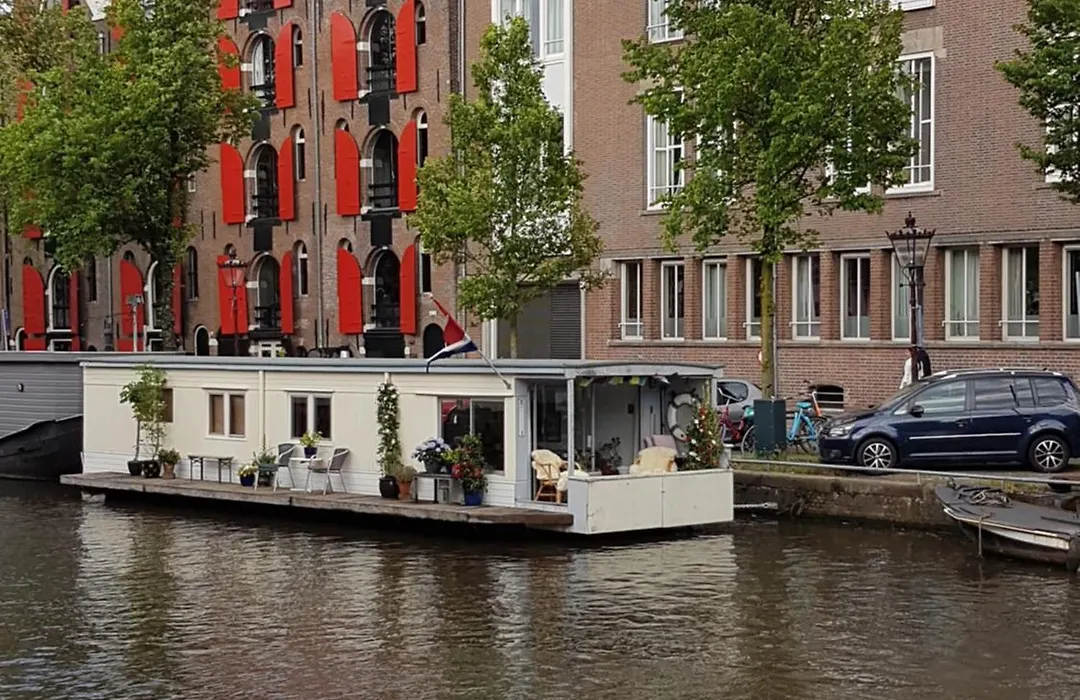 Pantheos Top Houseboat-1