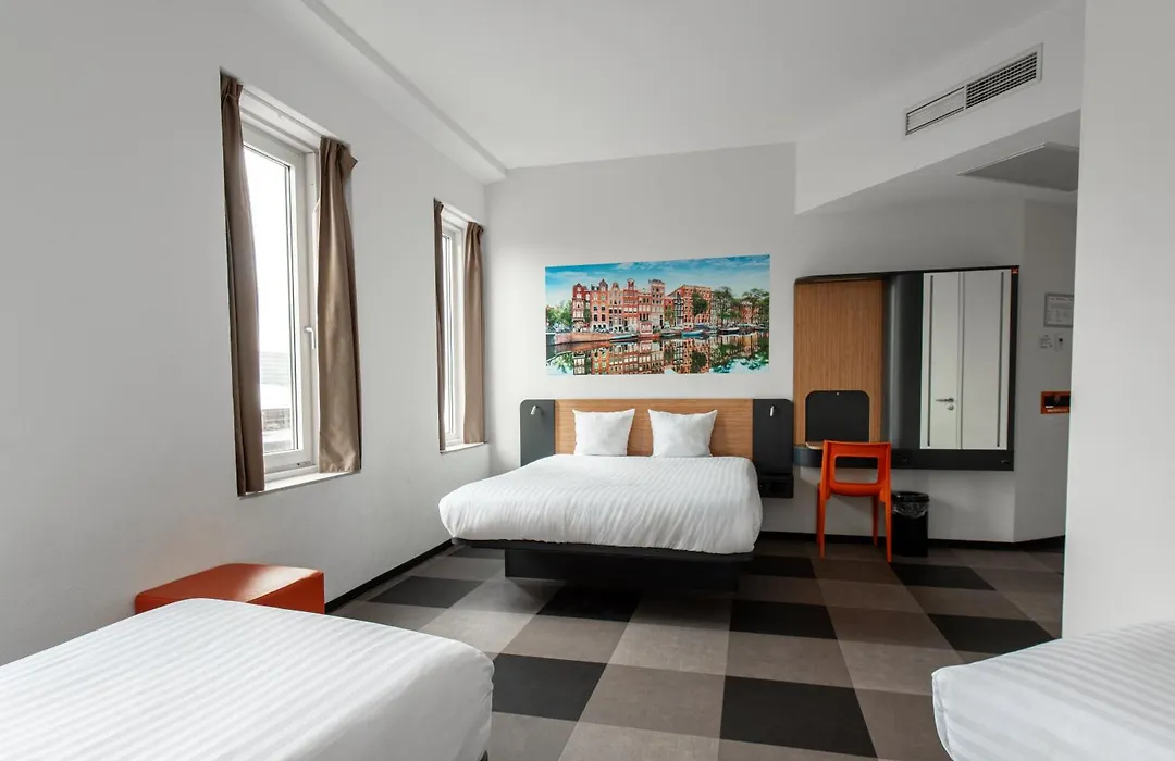 Easyhotel Amsterdam Arena Boulevard-1