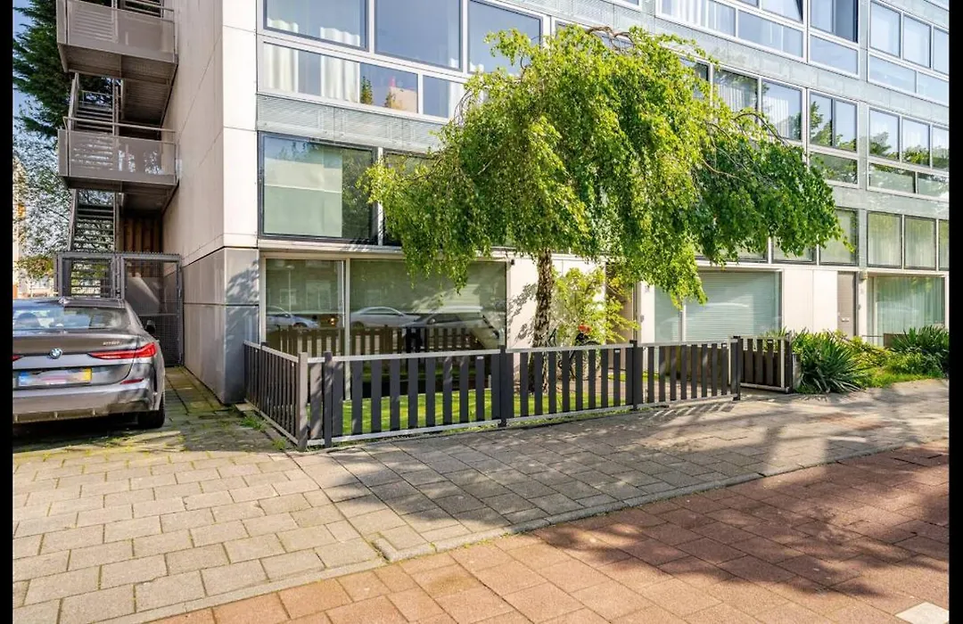 Quiet Garden Room Amsterdam West - by Peter-1
