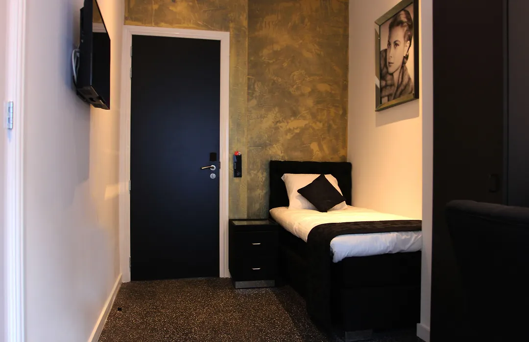 Sara'S Boutique Hotel-1