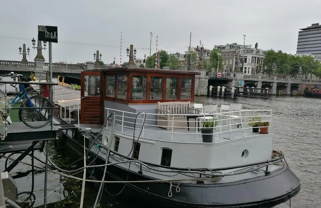 Houseboat Rose-1