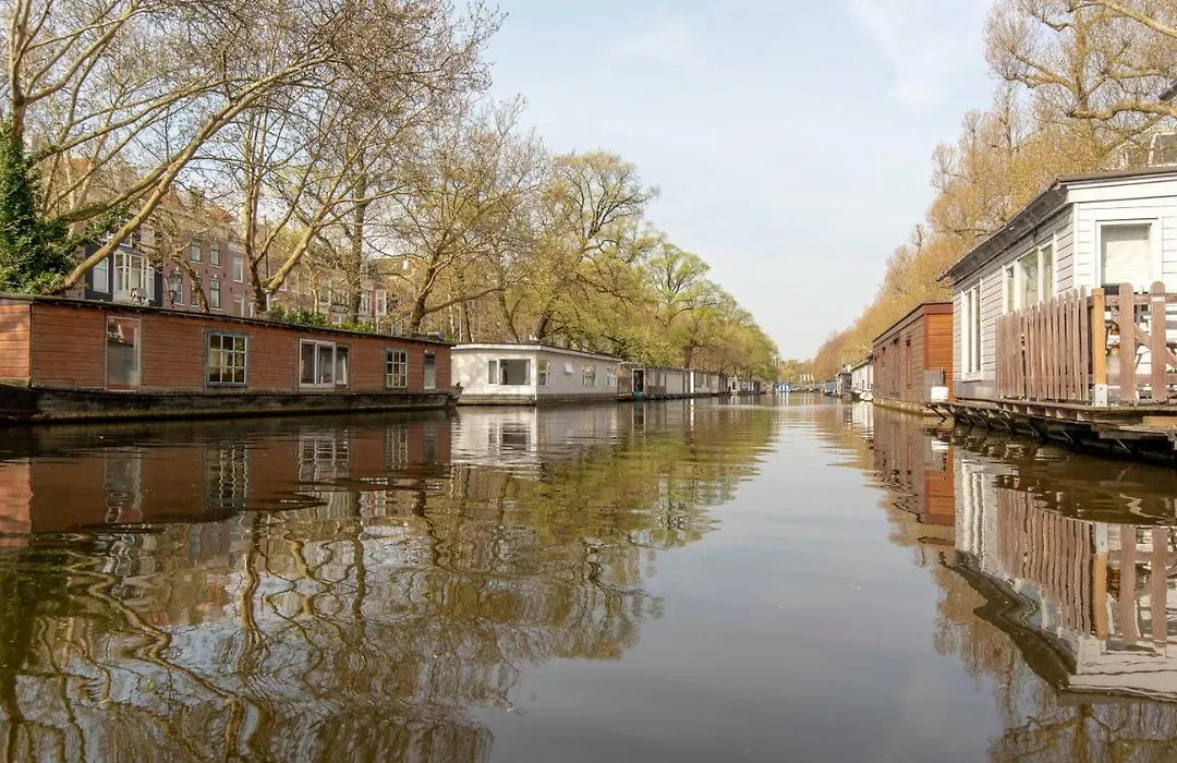 Amsterdam-Houseboat-Amstel-1
