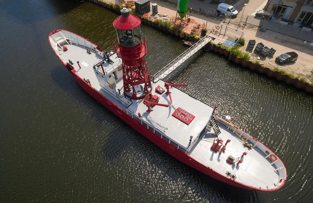 Lightship Amsterdam-1