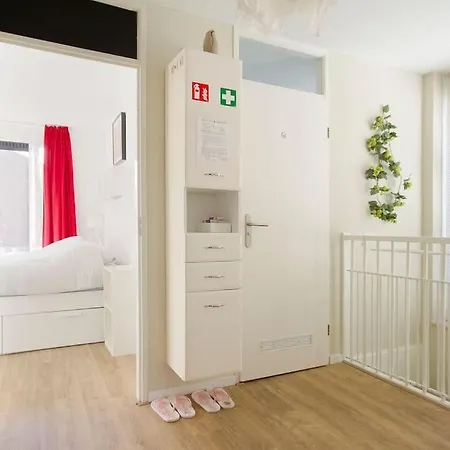 Johan'S B&B - Since 2014 Roofterrace And Cheap Parking-3