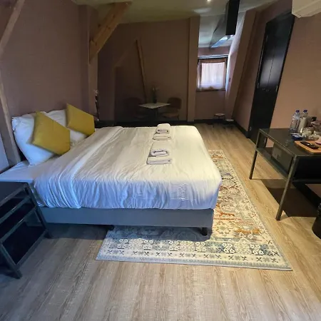 Amsterdam Hostel Centre-3