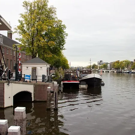 Sweets - Walter Sueskindbrug-2