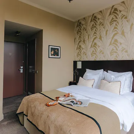 Hotel Omega-2