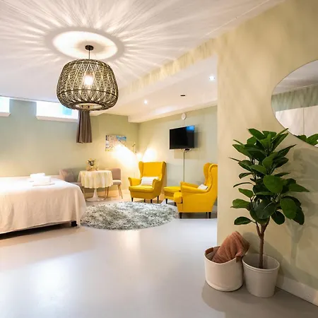 New! Modern Gallery Nassau Canal Suite-3