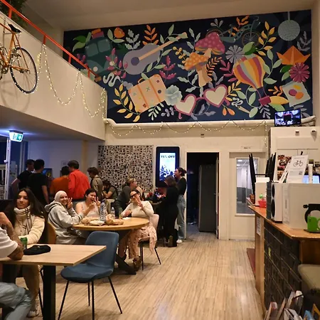 Dutchies Hostel-2