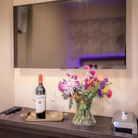 Hotel Oscar-3