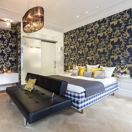 Amsterdam Canal Hotel-2
