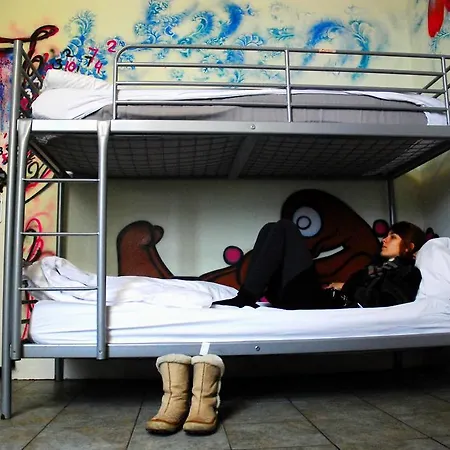 Bob'S Youth Hostel-3