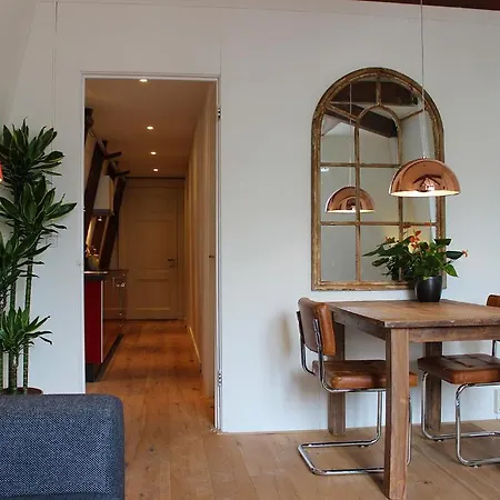 Amsterdam Jewel Canal Apartments-3