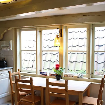 Amsterdam Central Guest House-3