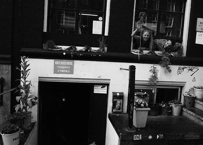 Bob'S Youth Hostel