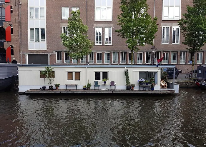 Pantheos Top Houseboat