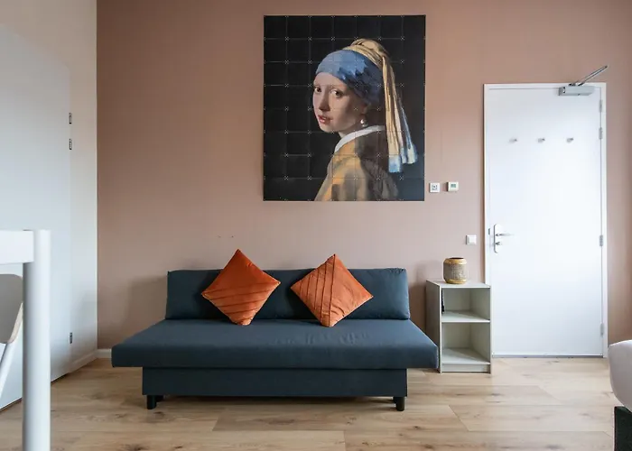 North Spacious Studio For Two