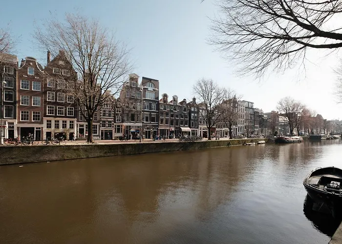 Adam'S Canal House