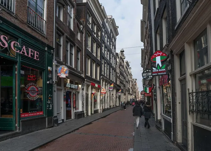 Redlight District Private Smokers Friendly Studio