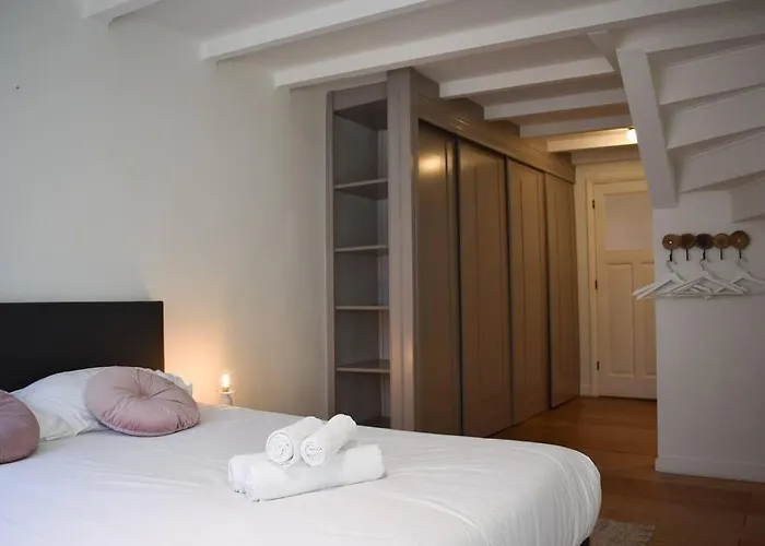 New Cosy In 9 Streets