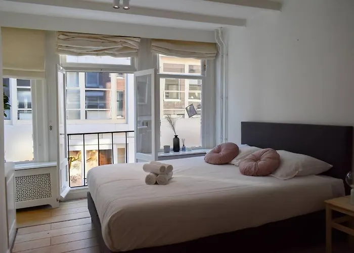 New Cosy In 9 Streets