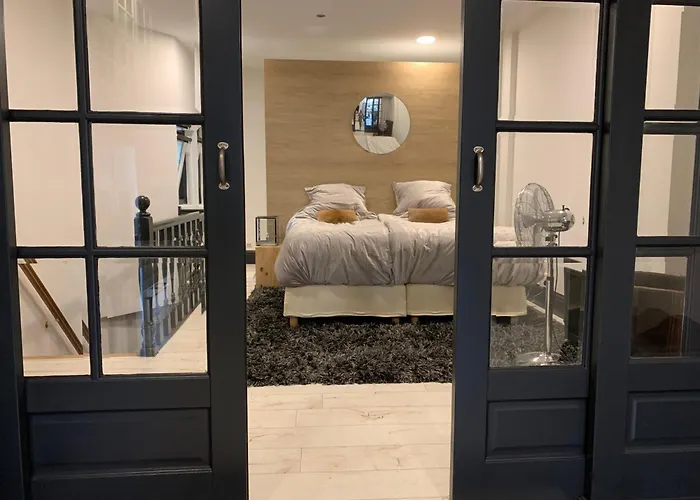 Unique Royal Basement Residence