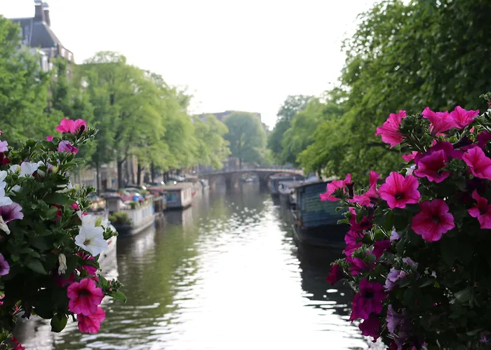 Floris Hotel